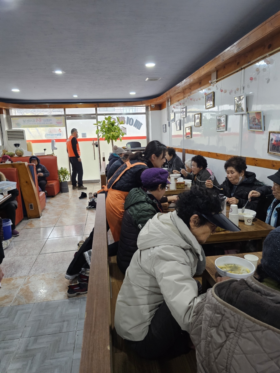 효 국수봉사회_사진_20240117_20.jpg