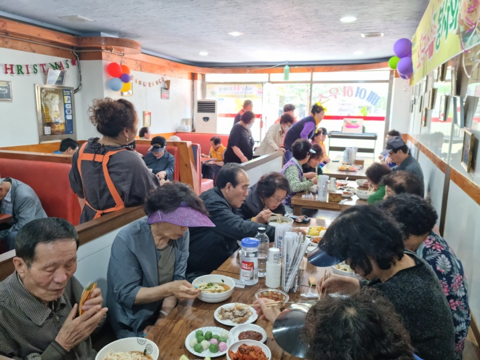 효 국수봉사회_사진_20230511_40.jpg